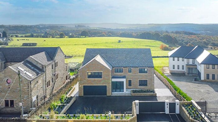 4 Bedroom Detached House For Sale In Hartshead Lane, Hartshead, Liversedge, WF15