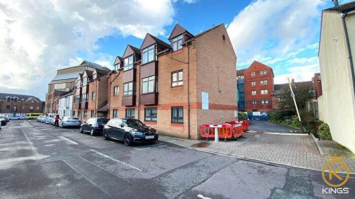 2 Bedroom Apartment To Rent In Cunningham Court, PO5