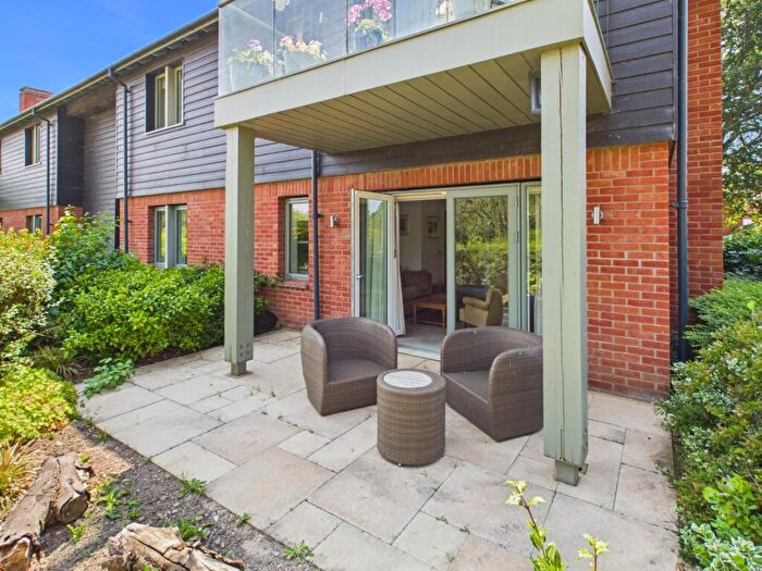 1 Bedroom Apartment For Sale In Chalfont Dene, Chalfont St. Peter, Gerrards Cross, Buckinghamshire, SL9