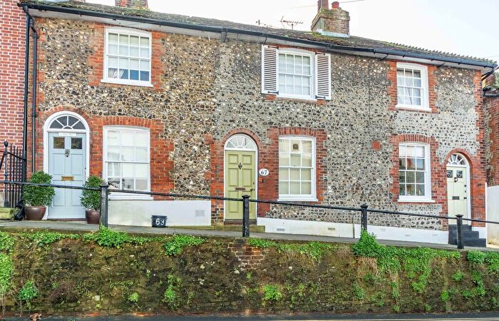 2 Bedroom Terraced House For Sale In Maltravers Street, Arundel, BN18