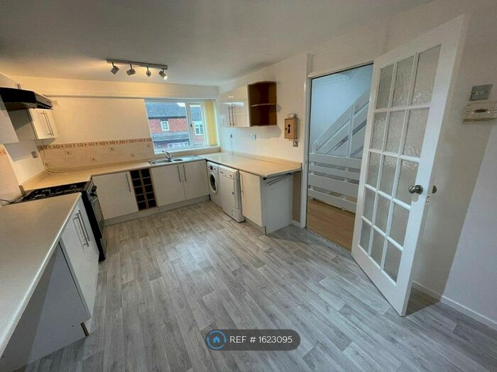 3 Bedroom Terraced House To Rent In County Close, Woodgate, Birmingham, B32