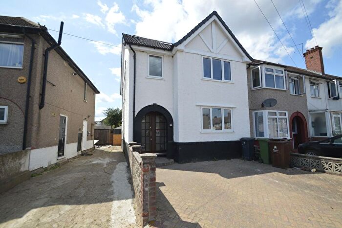 5 Bedroom End Of Terrace House To Rent In Crosby Road, Dagenham, RM10