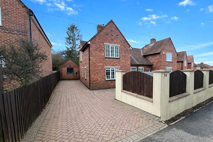 4 Bedroom Semi Detached House For Sale In London Road, Warmley, Bristol, BS30