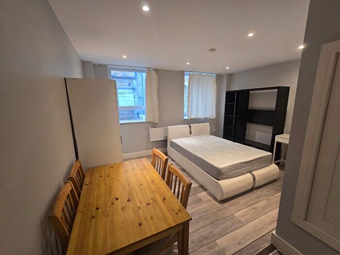 Studio To Rent In Lewisham High Street, London, SE13