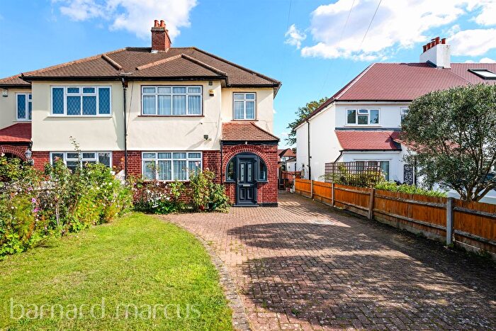 3 Bedroom Semi-Detached House For Sale In Broadlands Way, New Malden, KT3