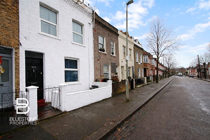 3 Bedroom Terraced House To Rent In Ravenslea Road, Balham, SW12