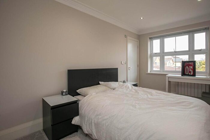 2 Bedroom Flat To Rent In Farnham Common, SL2