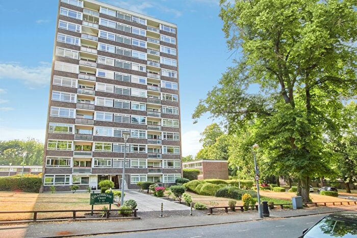 2 Bedroom Flat For Sale In Chadbrook Crest, Edgbaston, Birmingham, B15