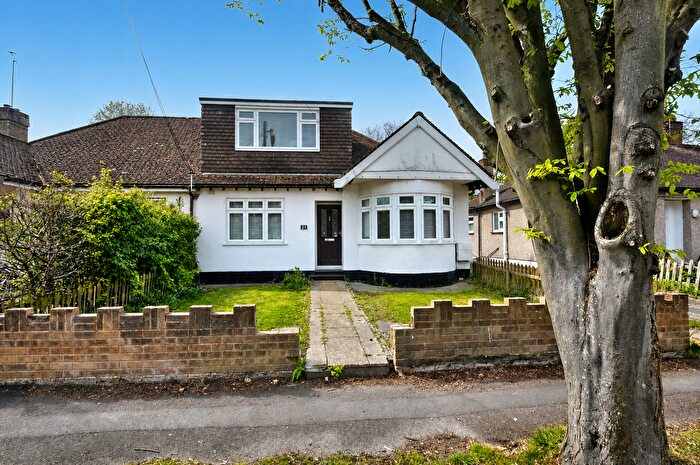 3 Bedroom Semi-Detached House For Sale In Warren Chase, Thundersley, SS7