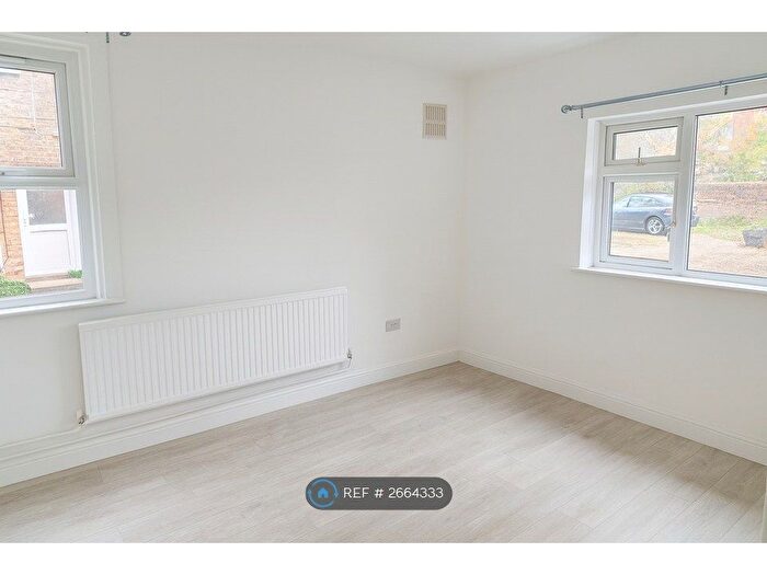 1 Bedroom Flat To Rent In St. Michaels Road, Bedford, MK40