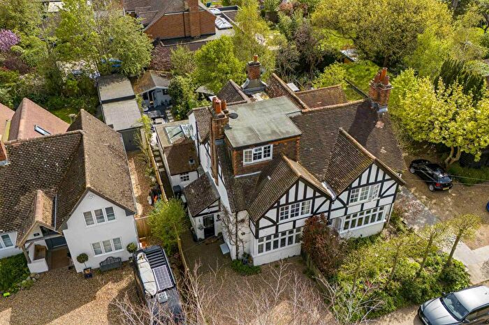 3 Bedroom Semi Detached House For Sale In Abbey Road, Bourne End, SL8