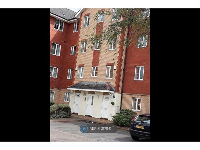 3 Bedroom Flat To Rent In Shearman Place, Cardiff, CF11