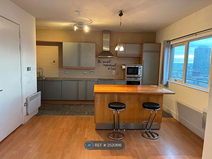 3 Bedroom Flat To Rent In Queen Street, Cardiff, CF10