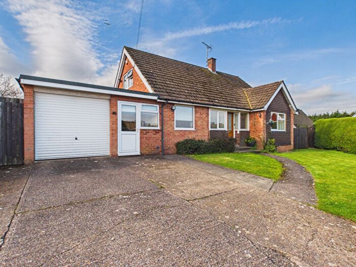 4 Bedroom Chalet For Sale In Battingswood Gardens, Naphill, High Wycombe, HP14