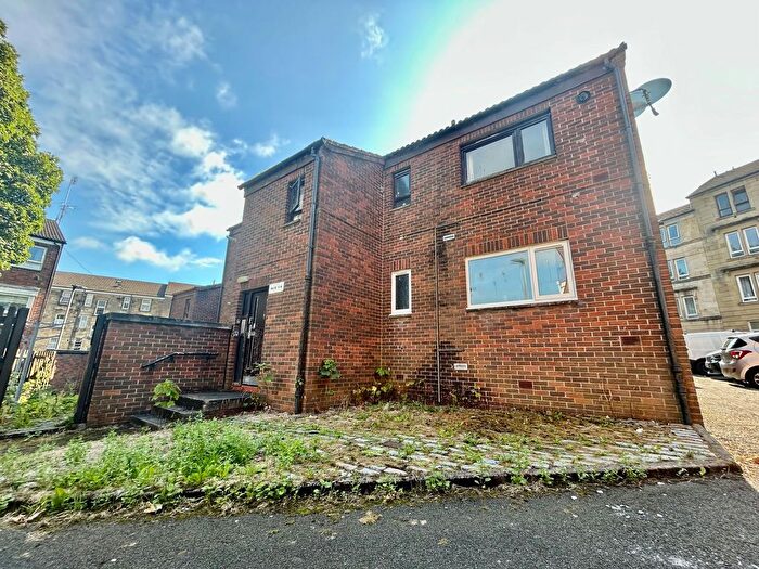 1 Bedroom Flat For Sale In Clavering Street East, Paisley, PA1