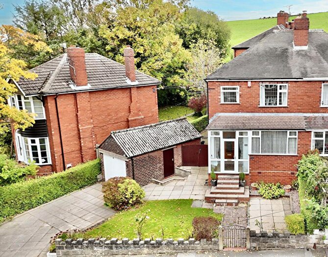 3 Bedroom Semi-Detached House For Sale In Birchgate Grove, Stoke-On-Trent, ST2