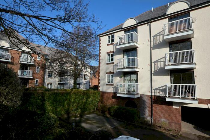 2 Bedroom Flat To Rent In Alton, GU34