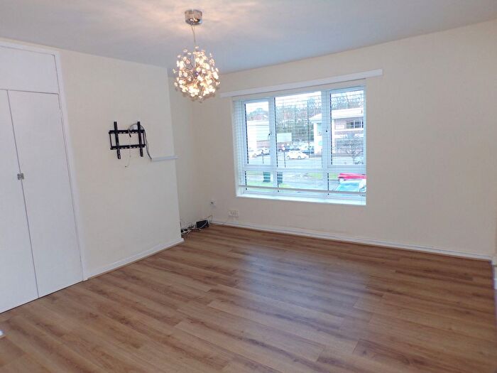 2 Bedroom Flat To Rent In Haddricks Mill Court, Newcastle Upon Tyne, NE3