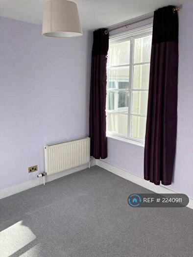 1 Bedroom Flat To Rent In Wellington Square, Cheltenham, GL50