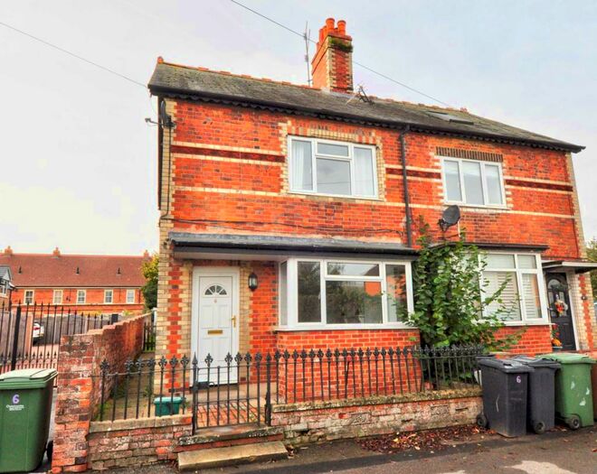 3 Bedroom House To Rent In Farm Road, Henley-On-Thames, RG9