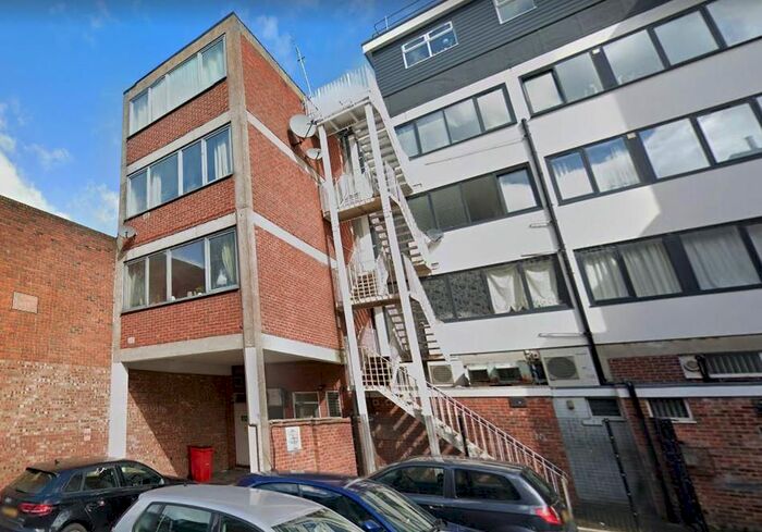 Studio To Rent In Arundel Street, Portsmouth, PO1