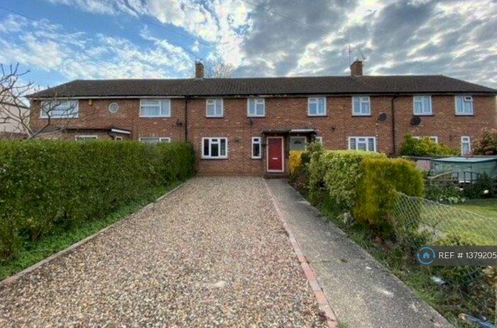 3 Bedroom Terraced House To Rent In St. Barnabas Road, Reading, RG2