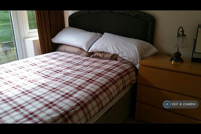 1 Bedroom Flat To Rent In Bushy Hill Drive, Guildford, GU1