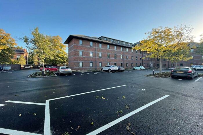 2 Bedroom Apartment To Rent In Park Avenue, Sale, M33