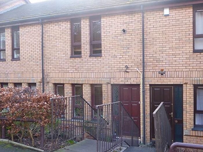 2 Bedroom Terraced House To Rent In Tillie Street, Glasgow, G20