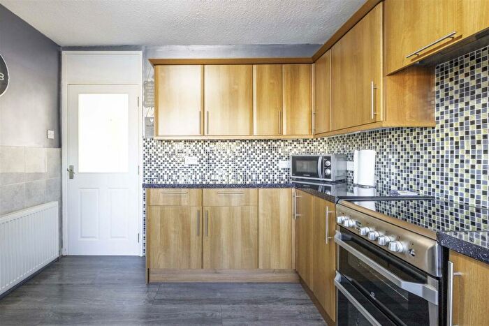 3 Bedroom Terraced House For Sale In Lewis Terrace, Dundee, DD4