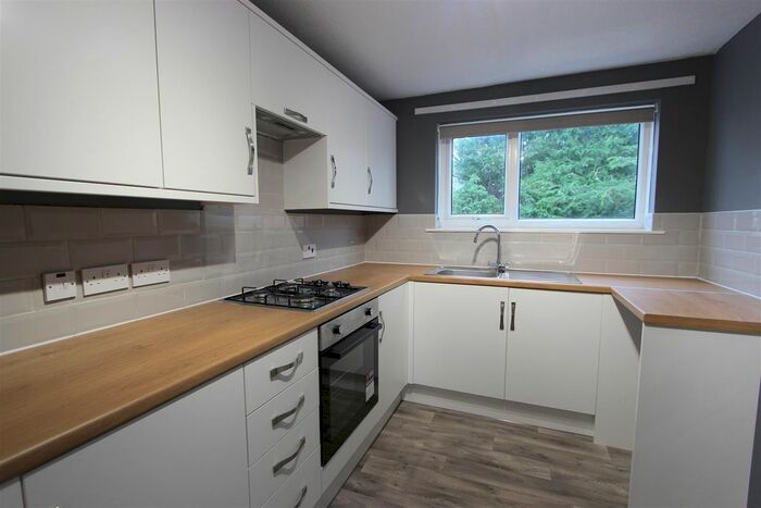 2 Bedroom Flat To Rent In The Cedars, Heatherwood Grove, Darlington DL3