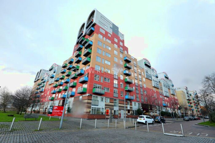 2 Bedroom Flat To Rent In John Harrison Way, London, Greater London., SE10