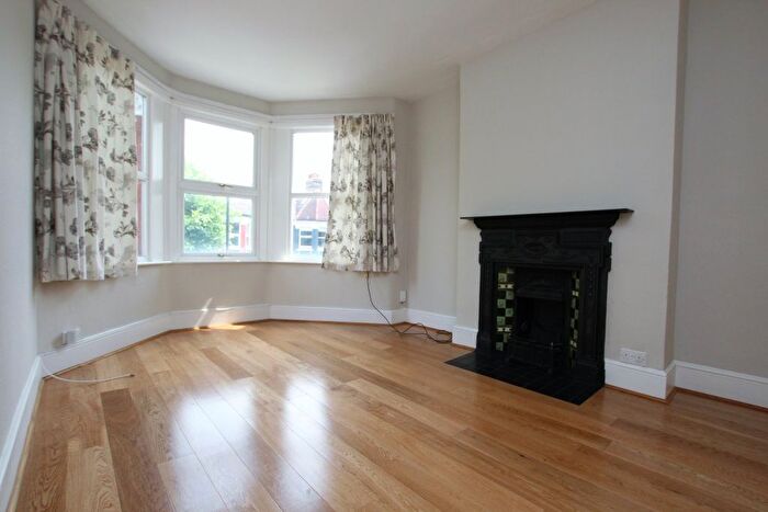 2 Bedroom Flat To Rent In Langham Road, London, N15