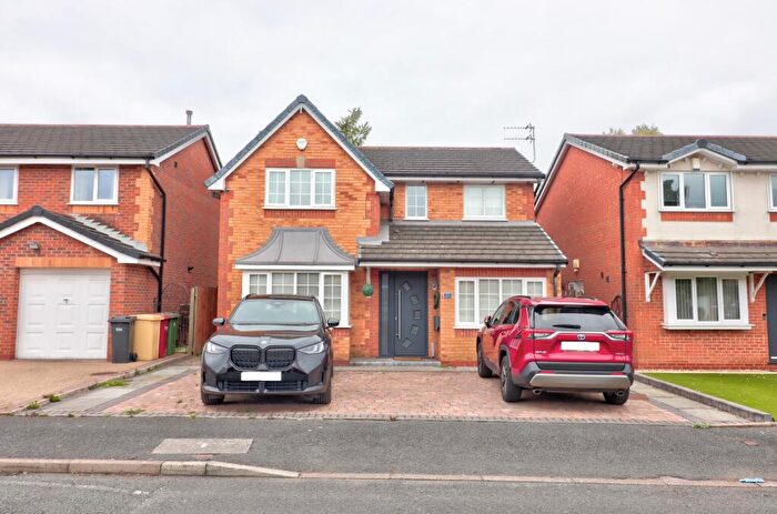 4 Bedroom Detached House For Sale In Clough Fold, Manchester, M26