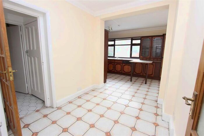 4 Bedroom Property To Rent In Tresco Gardens, Ilford, Essex IG3
