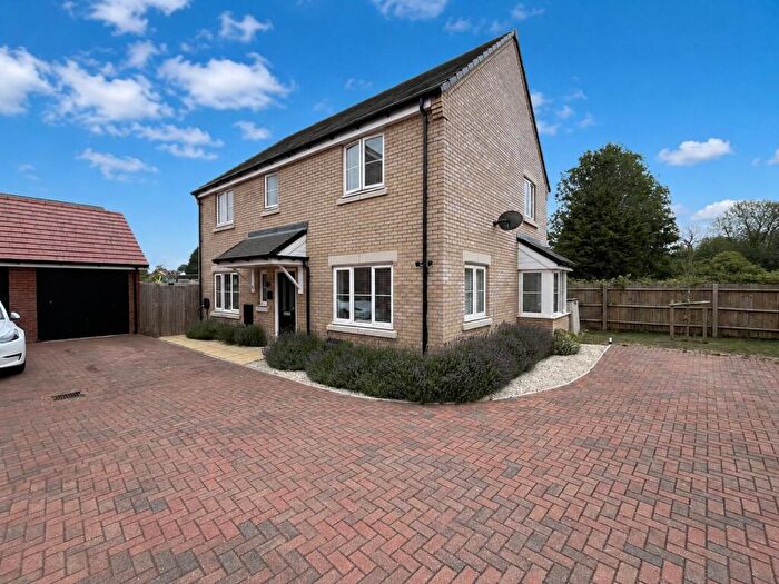 4 Bedroom Detached House For Sale In Skye Gardens, Houghton Regis, Dunstable, Bedfordshire, LU5