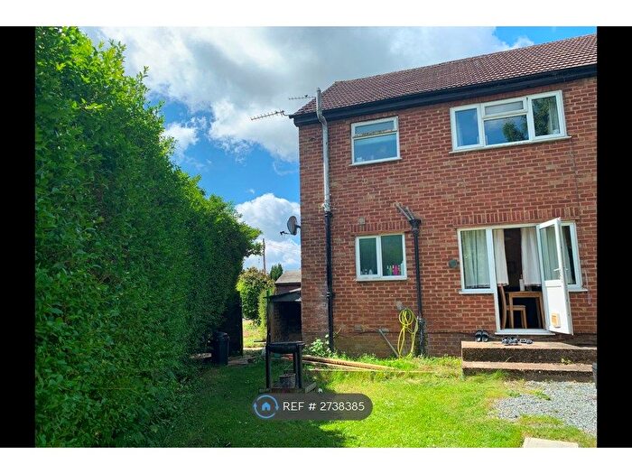 1 Bedroom Flat To Rent In Longwood Lane, Amersham, HP7