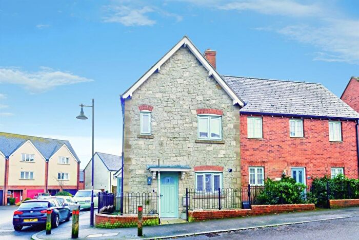 3 Bedroom Semi Detached House For Sale In Gower Road, Shaftesbury, SP7