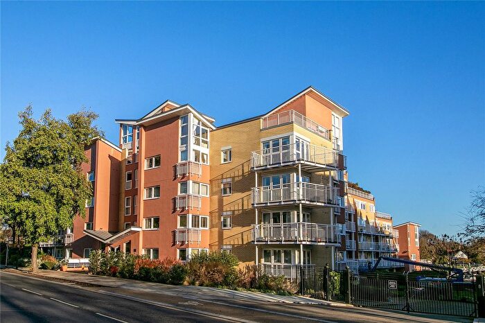 2 Bedroom Flat For Sale In Regatta House, Teddington, TW11