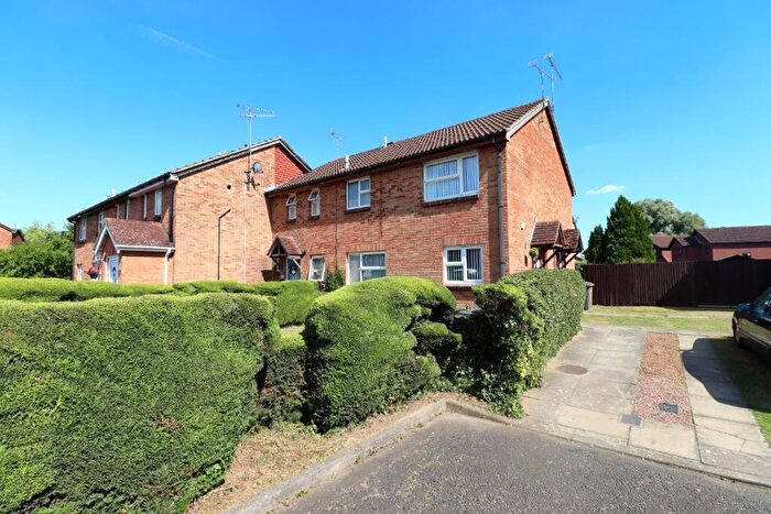 1 Bedroom Terraced House For Sale In Glenfield Road, Luton, LU3