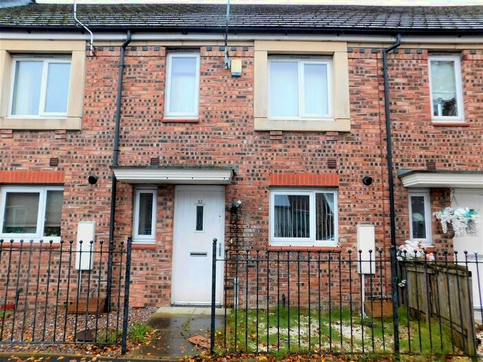 3 Bedroom Terraced House To Rent In Barmouth Walk, Oldham, OL8