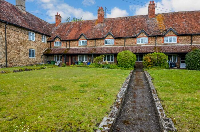 2 Bedroom Terraced House To Rent In Barrow Road, Shippon OX13