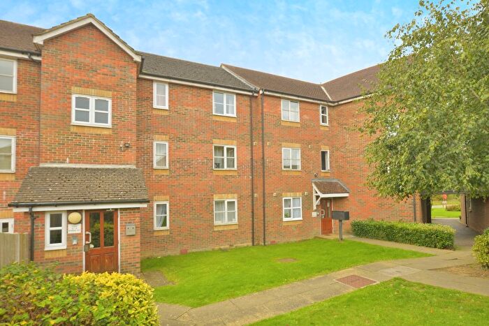 2 Bedroom Flat For Sale In Riverbank Way, Ashford, Kent, TN24