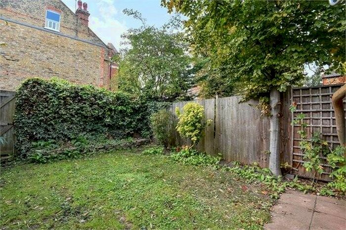 1 Bedroom Flat To Rent In Trinity Road, Wansdworth, SW17