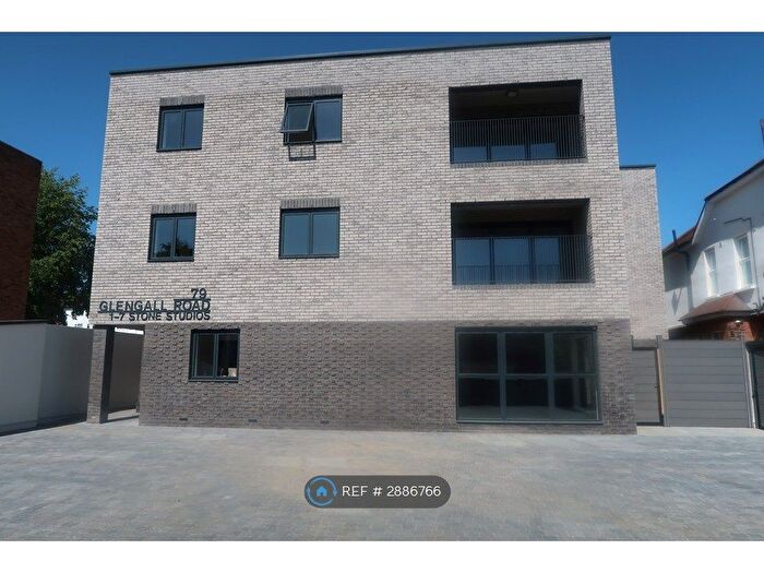 2 Bedroom Flat To Rent In Glengall Road, London, IG8