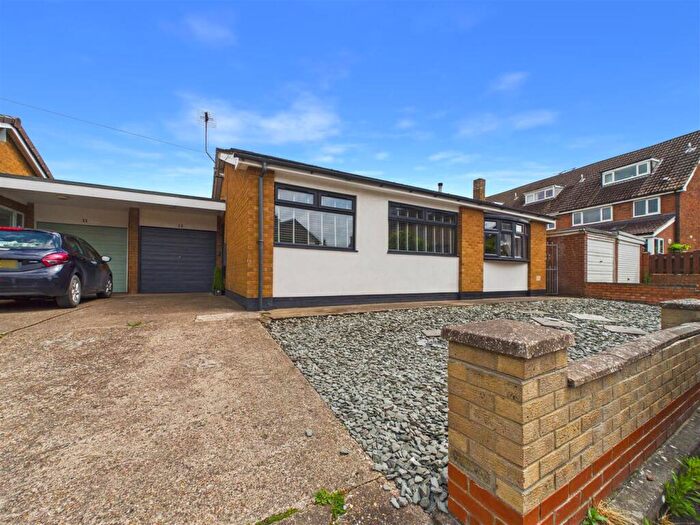 3 Bedroom Semi-Detached Bungalow For Sale In Blanshards Lane, North Cave, HU15