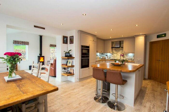 4 Bedroom Detached House For Sale In Johnson New Road, Hoddlesden, Darwen, BB3