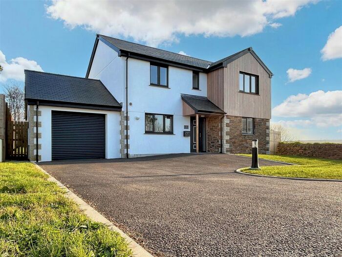 4 Bedroom Detached House For Sale In Trewennack, Helston, TR13