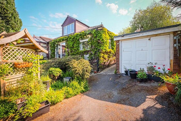 3 Bedroom Semi-Detached House For Sale In Thornhills Lane, Clifton, Brighouse, HD6