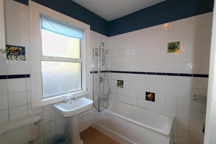 2 Bedroom Maisonette To Rent In Cambridge Road, New Malden, Surrey, KT3